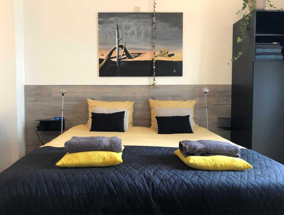 Bolton Boulevard Beach Rooms Флиссинген Экстерьер фото