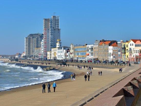 Bolton Boulevard Beach Rooms Флиссинген Экстерьер фото